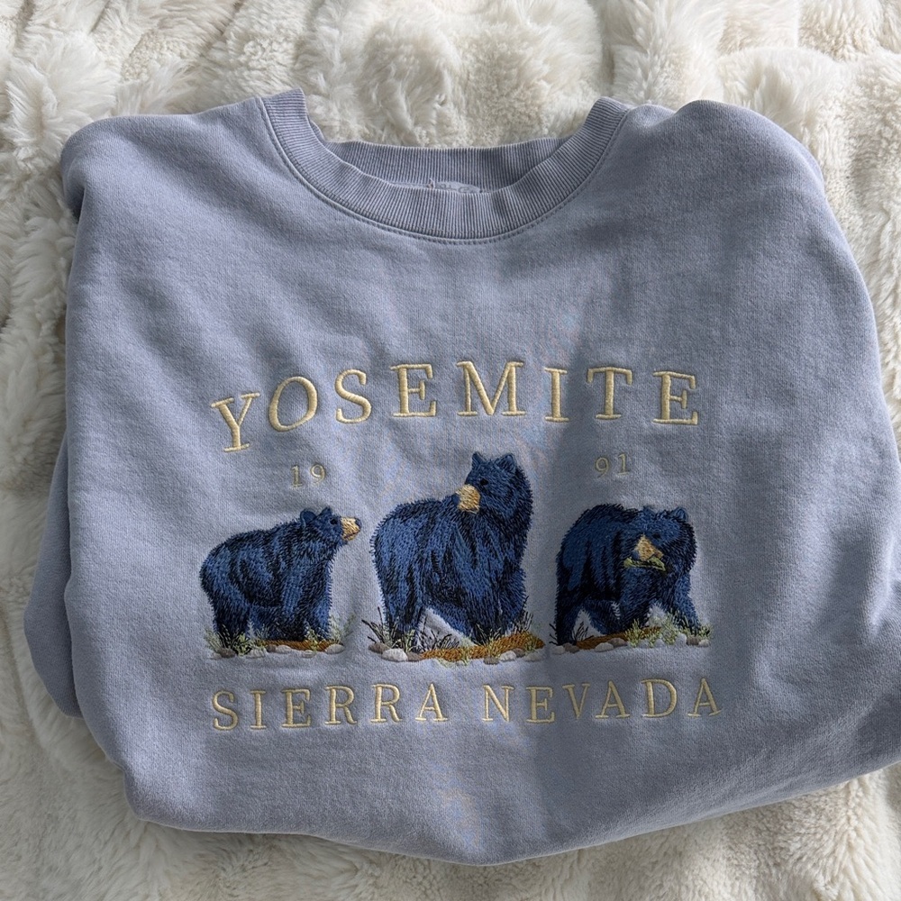 Yosemite Sierra Nevada Bear Embroidered Crewneck Sweatshirt - Light Lavender